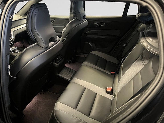 Volvo V60 13 of 24