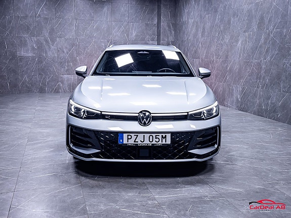 Volkswagen Passat 2 of 30