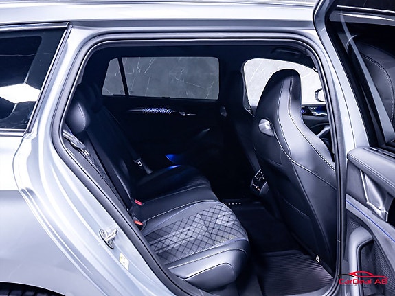 Volkswagen Passat 16 of 30