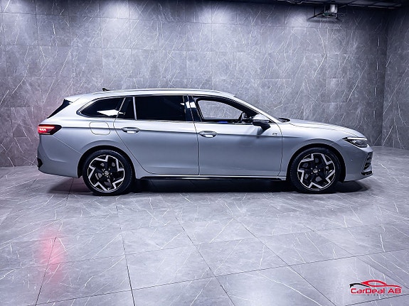 Volkswagen Passat 8 of 30