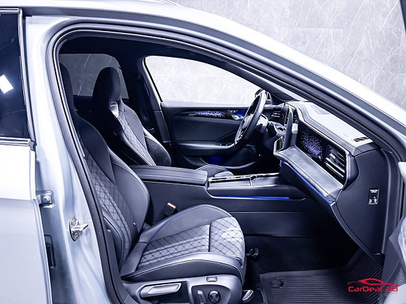 Volkswagen Passat 15 of 30