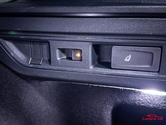 Volkswagen Passat 19 of 30