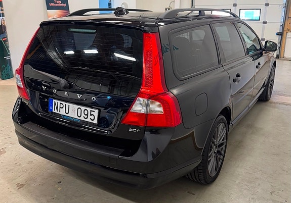 Volvo V70 4 of 5