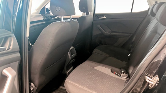 Volkswagen T-Cross 11 of 12