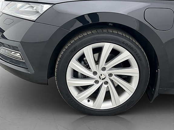 Skoda Octavia 10 of 29