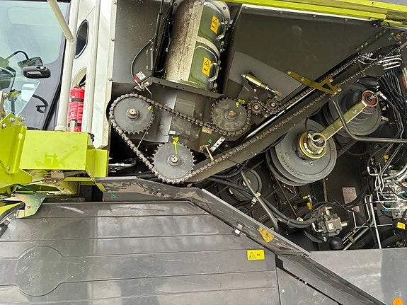 CLAAS Lexion 770 TerraTrac 14 of 24
