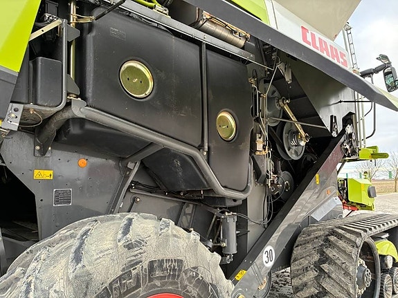 CLAAS Lexion 770 TerraTrac 18 of 24