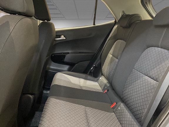 Kia Picanto 8 of 15