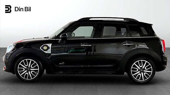 MINI Countryman Cooper 2 of 5