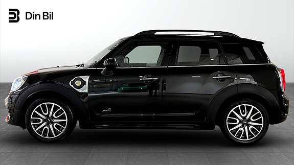 MINI Countryman Cooper SE 2 of 22