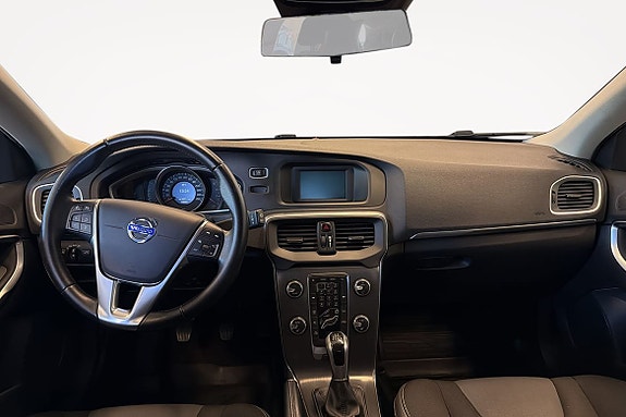Volvo V40 8 of 12