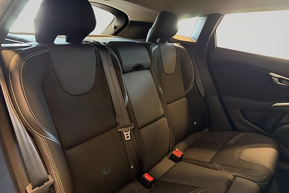 Volvo V40 10 of 12