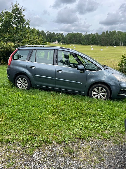 Citroen Grand C4 Picasso 2 of 4