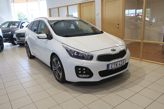 Kia Ceed 2 of 5