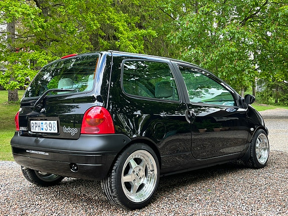 Renault Twingo 8 of 10