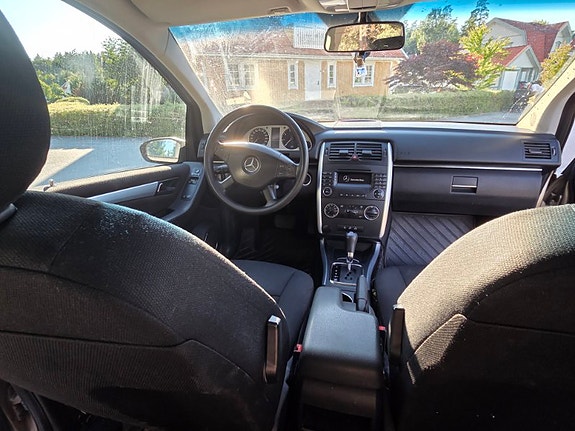 Mercedes-Benz B200 13 of 13