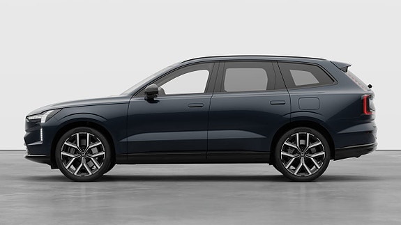 Volvo EX90 2 of 5