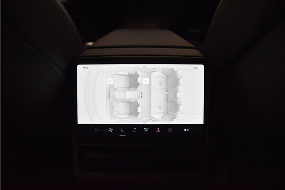 Tesla Model 3 17 of 24