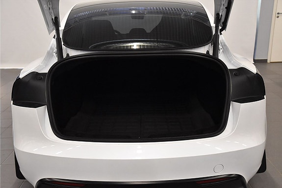 Tesla Model 3 24 of 24