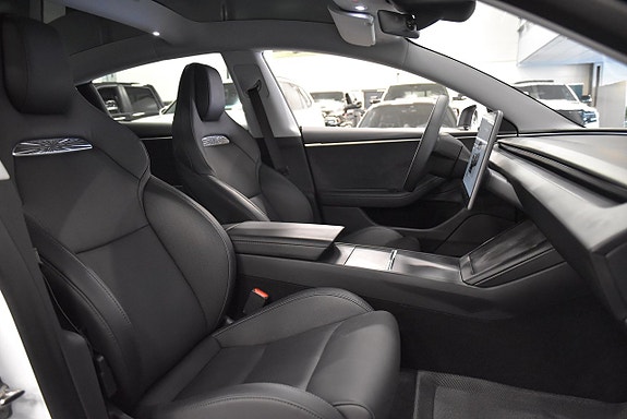 Tesla Model 3 12 of 27