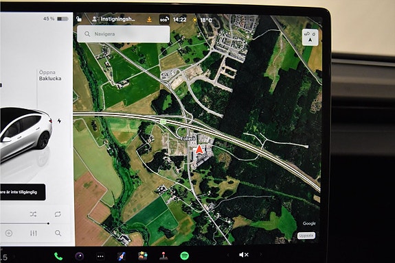 Tesla Model 3 19 of 24