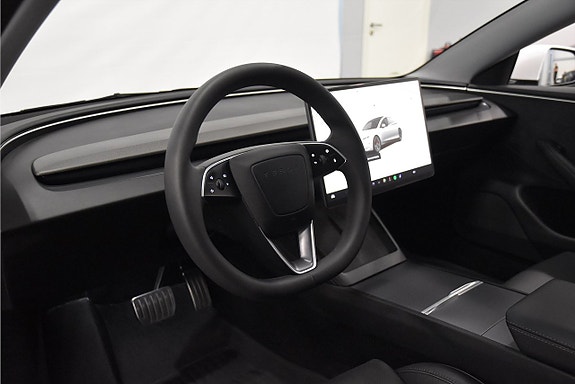 Tesla Model 3 9 of 24