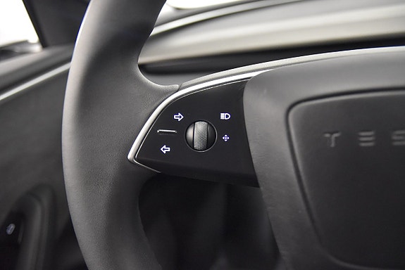 Tesla Model 3 10 of 27