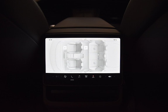 Tesla Model 3 19 of 27
