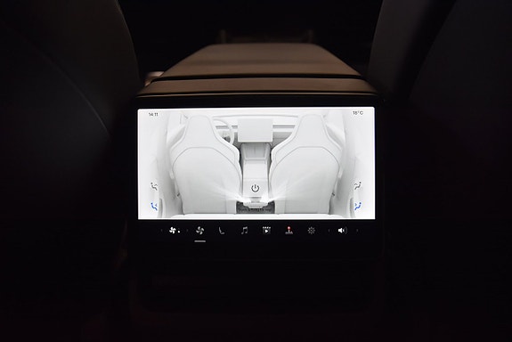Tesla Model 3 20 of 27