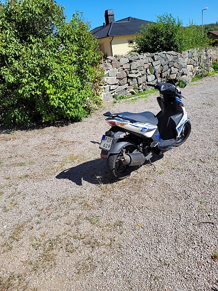 Kymco S8 3 of 3