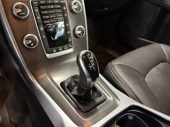 Volvo XC70 12 of 17