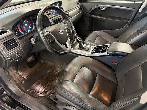 Volvo XC70 9 of 17