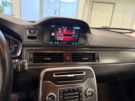 Volvo XC70 14 of 17
