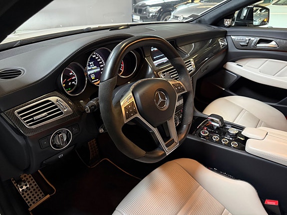 Mercedes-Benz CLS63 14 of 20