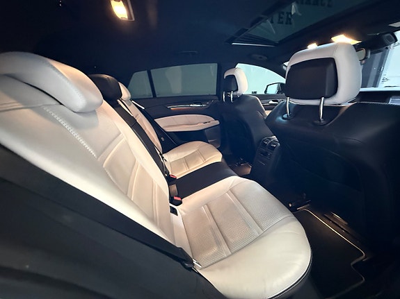 Mercedes-Benz CLS63 9 of 20