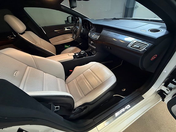 Mercedes-Benz CLS63 11 of 20