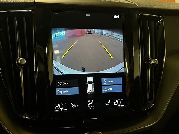 Volvo XC60 17 of 24