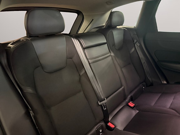 Volvo XC60 11 of 24