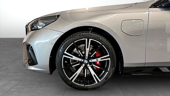 BMW 530e 9 of 14