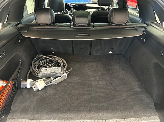 Mercedes-Benz GLC300 e 7 of 24