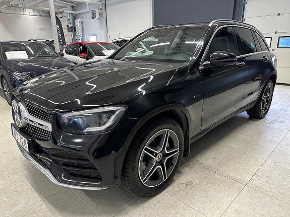 Mercedes-Benz GLC300 e 4 of 24