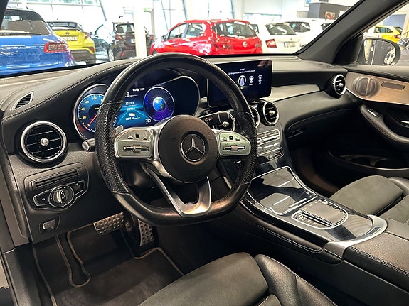 Mercedes-Benz GLC300 e 15 of 24
