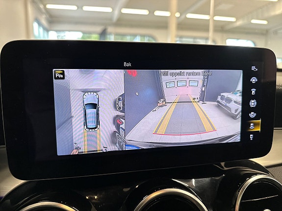 Mercedes-Benz GLC300 e 19 of 24