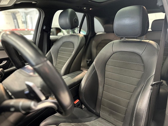 Mercedes-Benz GLC300 e 16 of 24