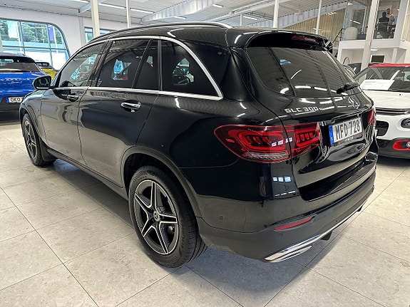 Mercedes-Benz GLC300 e 5 of 24