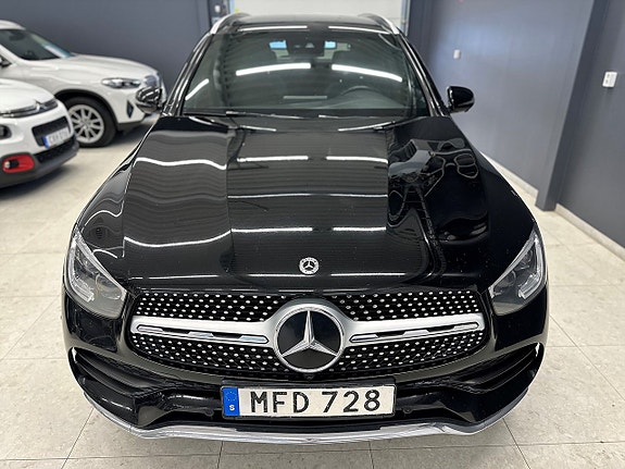 Mercedes-Benz GLC300 e 3 of 24