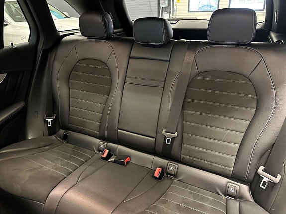 Mercedes-Benz GLC300 e 23 of 24