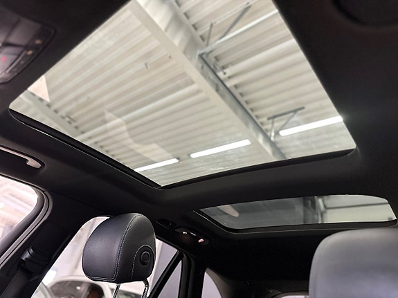 Mercedes-Benz GLC300 e 17 of 24