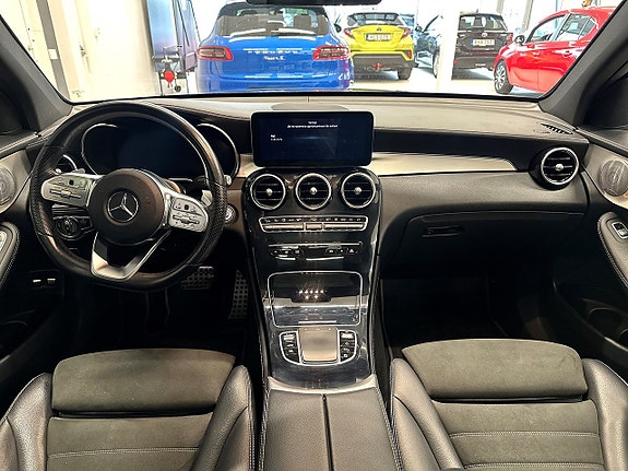 Mercedes-Benz GLC300 e 14 of 24