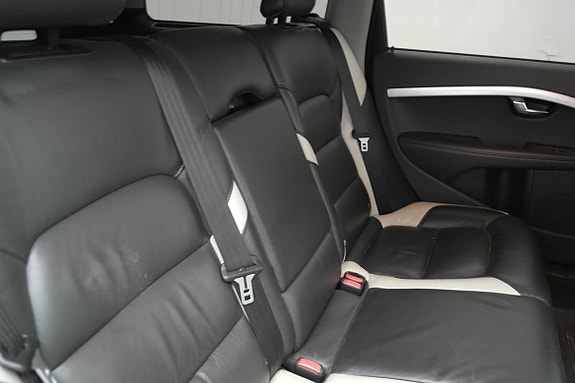 Volvo V70 17 of 26